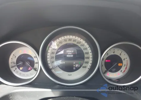 2015 Mercedes-Benz E 350 z USA, uszkodzony, nr VIN WDDHF5KB3FB123856